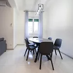 Διαμέρισμα La Dolce - Private Parking Σαλέρνο